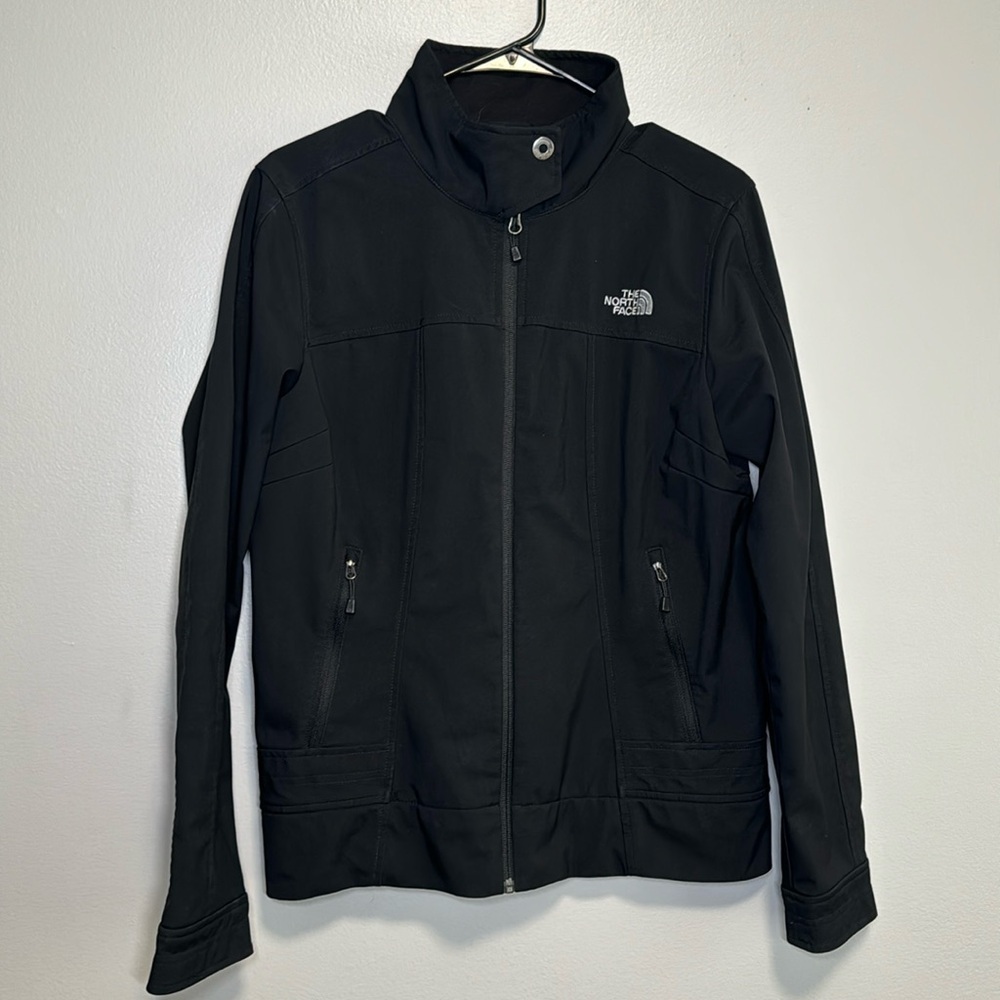 Woman’s Northface jacket size large